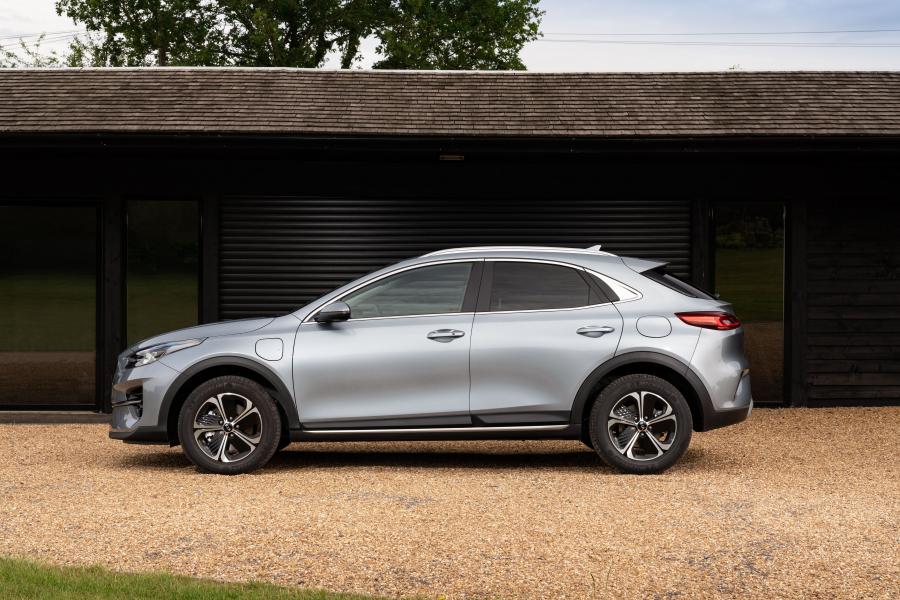  Kia XCeed PHEV 2020 года  (UK) (фото 12 из 40)